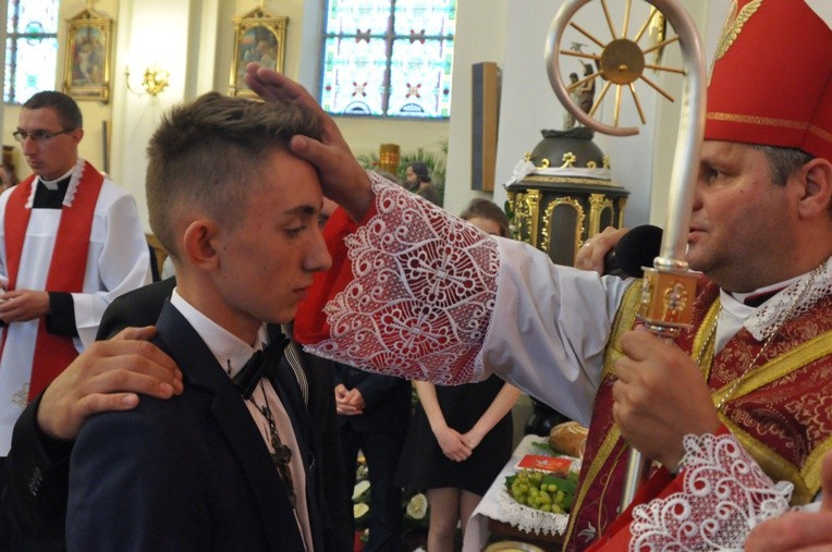 Bierzmowanie w Oleśnie