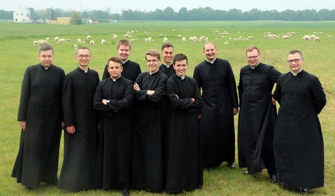 Sylwetki neoprezbiterów archidiecezji wrocławskiej