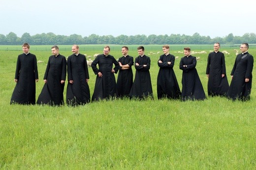 Pasterze posłani do owiec 