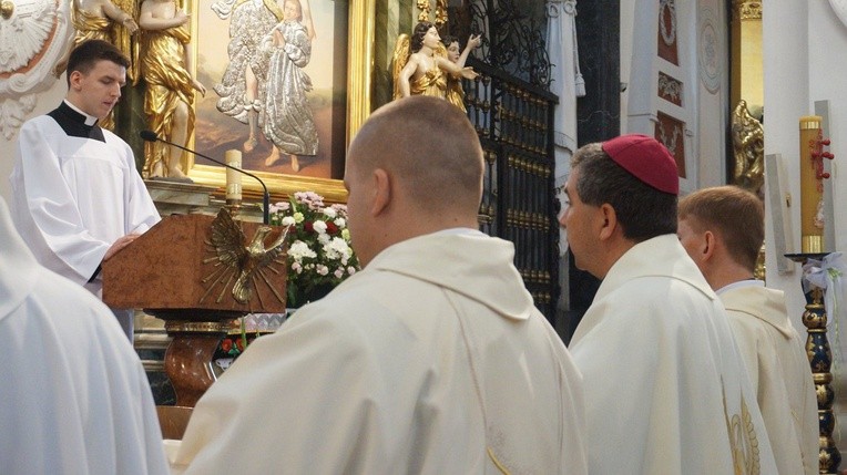 Święcenia diakonatu