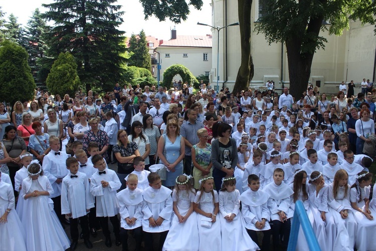 Dzieci pierwszokomunijne w Janowie Lubelskim