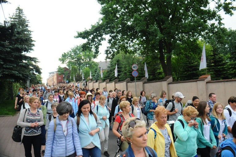 Początek pielgrzymki z Łagiewnik do Kalwarii Zebrzydowskiej