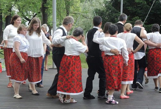 5. Marsz dla Życia i Rodziny w Bielsku-Białej 2018 - festyn Caritas