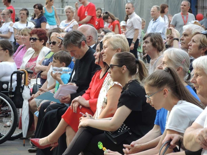 5. Marsz dla Życia i Rodziny w Bielsku-Białej 2018 - festyn Caritas