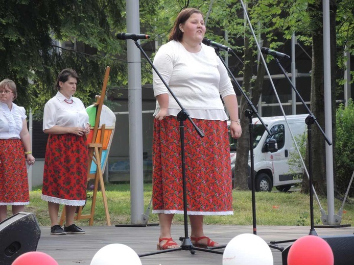 5. Marsz dla Życia i Rodziny w Bielsku-Białej 2018 - festyn Caritas