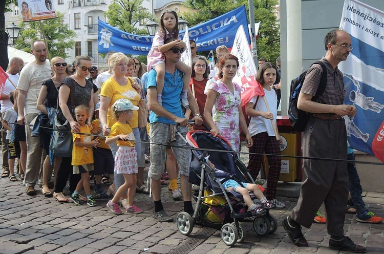 5. Marsz dla Życia i Rodziny w Bielsku-Białej 2018 - na trasie