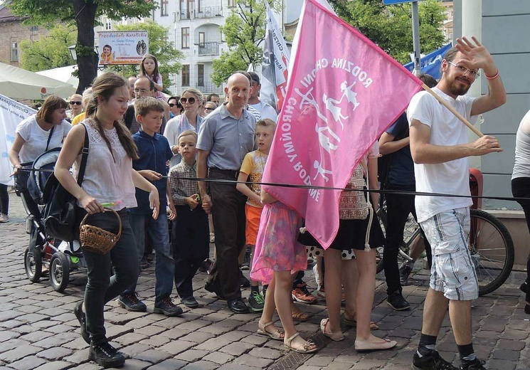 5. Marsz dla Życia i Rodziny w Bielsku-Białej 2018 - na trasie