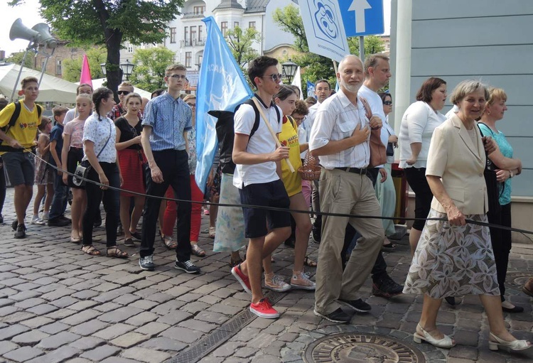 5. Marsz dla Życia i Rodziny w Bielsku-Białej 2018 - na trasie