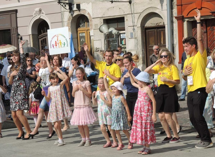 5. Marsz dla Życia i Rodziny w Bielsku-Białej 2018 - na trasie