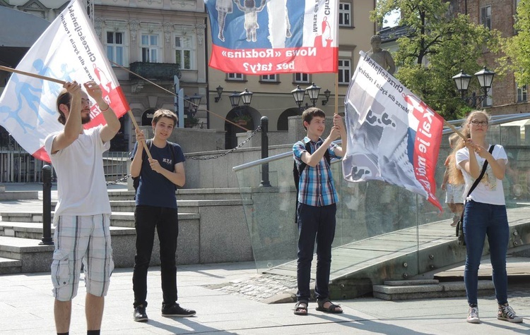 5. Marsz dla Życia i Rodziny w Bielsku-Białej 2018 - na trasie