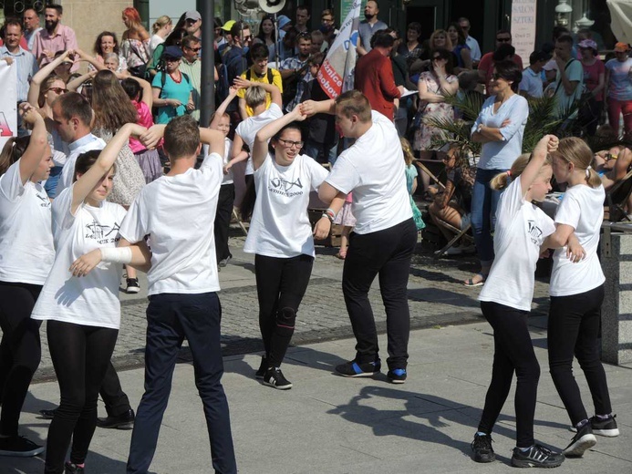 5. Marsz dla Życia i Rodziny w Bielsku-Białej 2018 - na trasie