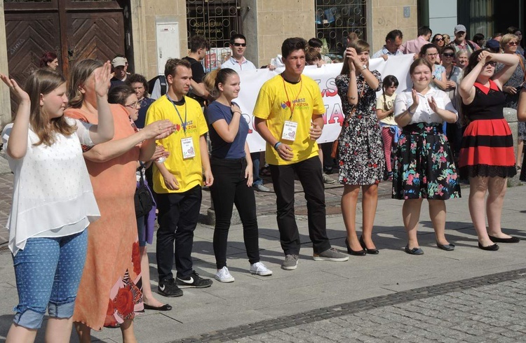 5. Marsz dla Życia i Rodziny w Bielsku-Białej 2018 - na trasie