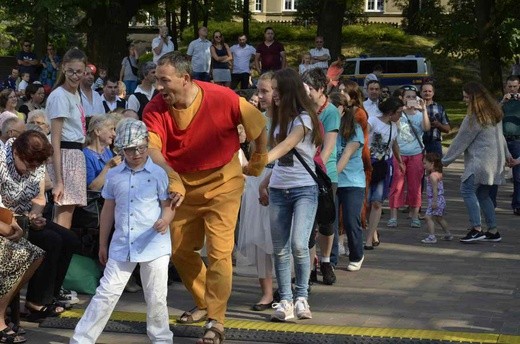 5. Marsz dla Życia i Rodziny w Bielsku-Białej 2018 - festyn Caritas