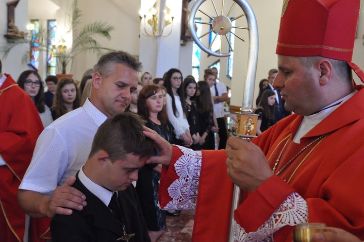 Bierzmowanie w Łososinie Dolnej