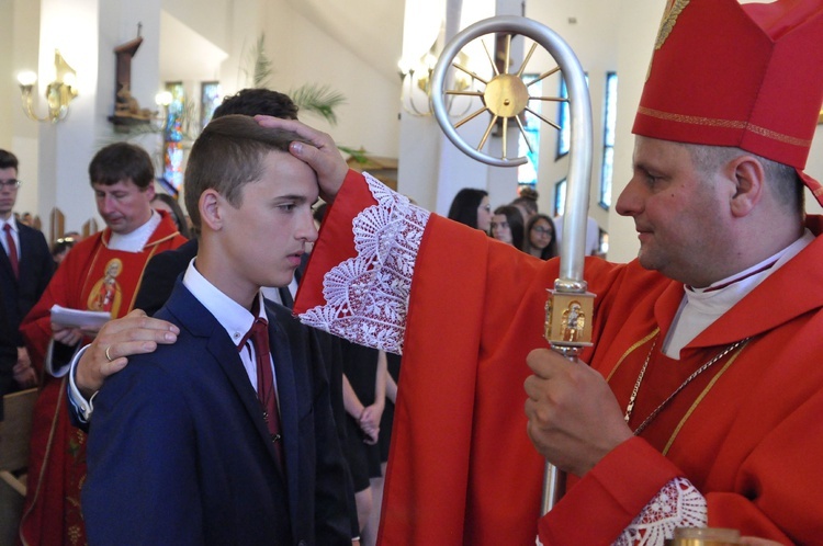 Bierzmowanie w Łososinie Dolnej