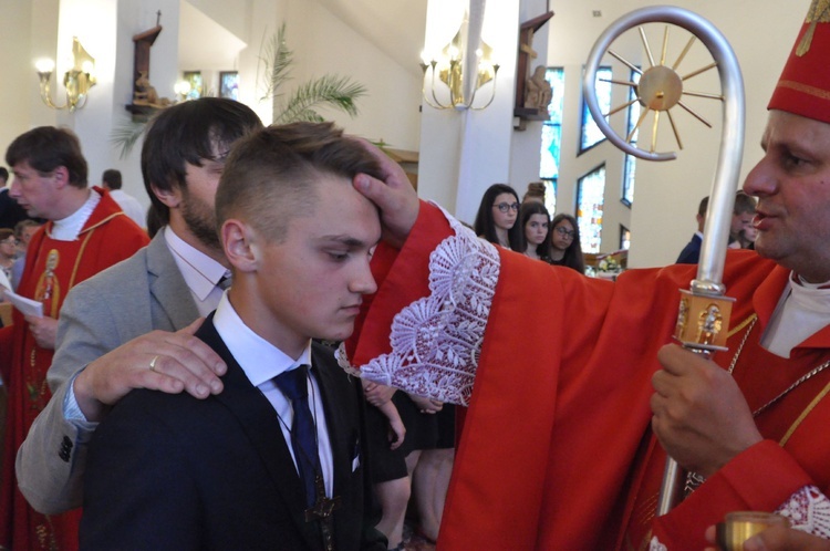 Bierzmowanie w Łososinie Dolnej