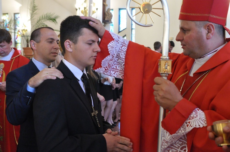 Bierzmowanie w Łososinie Dolnej