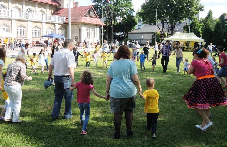 Festyn rodzinny z katolickim przedszkolem "Serduszko"