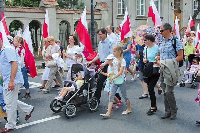 W ten projekt ewangelizacji angażuje się coraz więcej miejscowości.