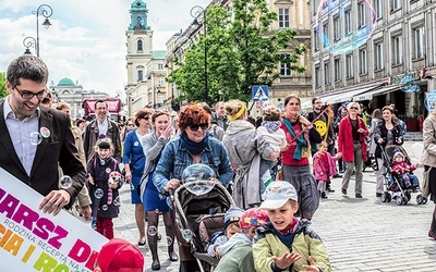 ▼	Podczas imprezy odbędzie się zbiórka  na potrzeby podopiecznych Domu Samotnej Matki.