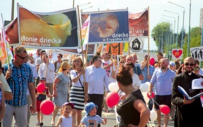 ▲	Marsz jest coroczną formą manifestacji przywiązania  do tradycyjnych wartości.