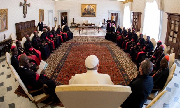 Papież: W relacjach z islamem jest różnie, ale...