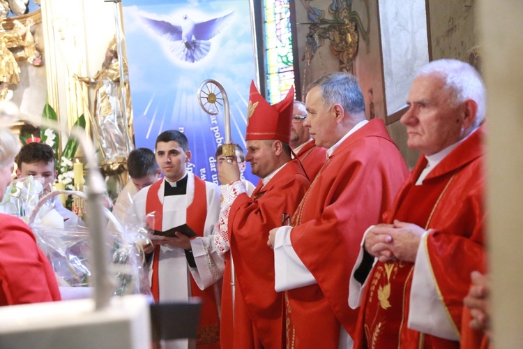 Bierzmowanie w Ujanowicach