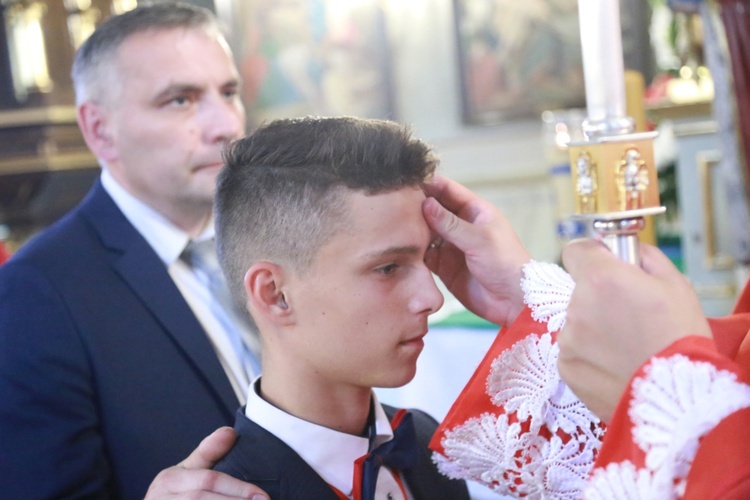 Bierzmowanie w Ujanowicach