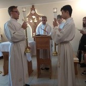 Ważnym czasem podczas Oazy Modlitwy był ten przeżywany na Eucharystii. Mszę św. sprawuje ks. Krzysztof Dukielski