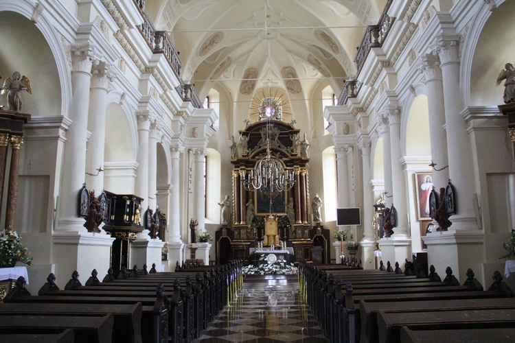 Kościół w Gołębiu i Domek Loretański