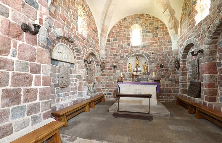 Kościół św. Prokopa to jedyna rotunda w Europie z prezbiterium zbudowanym na rzucie kwadratu.