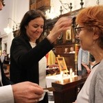 Myrna Nazzour w bazylice Świętego Krzyża