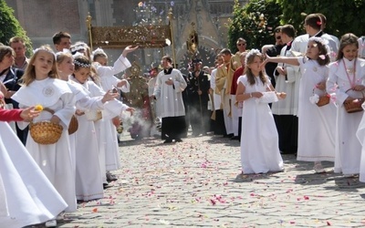 Pójdź za Jezusem Eucharystycznym i... prześlij zdjęcia