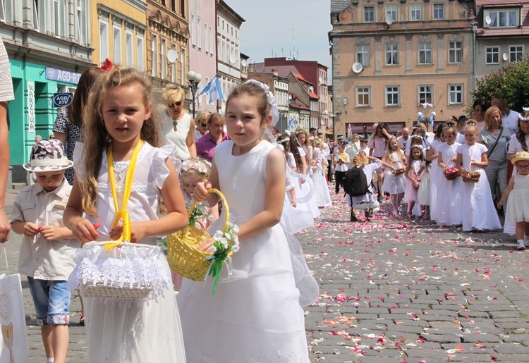 Msza św. i procesja Bożego Ciała w Ziębicach