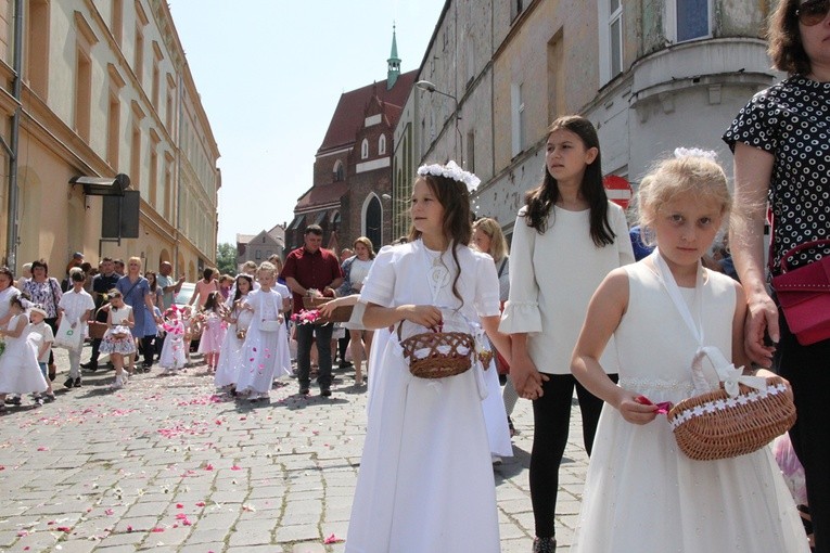 Msza św. i procesja Bożego Ciała w Ziębicach