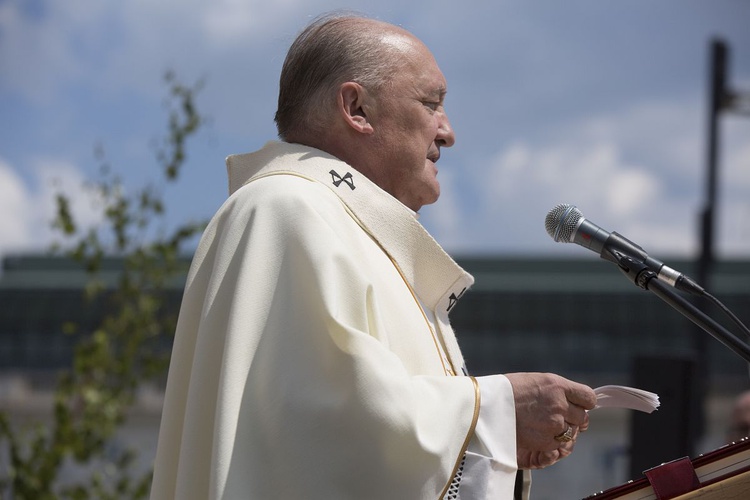 Tysiące warszawiaków na procesji Bożego Ciała