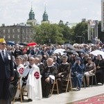 Tysiące warszawiaków na procesji Bożego Ciała