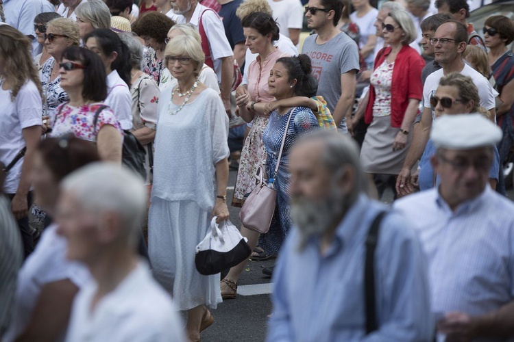 Tysiące warszawiaków na procesji Bożego Ciała