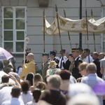 Tysiące warszawiaków na procesji Bożego Ciała