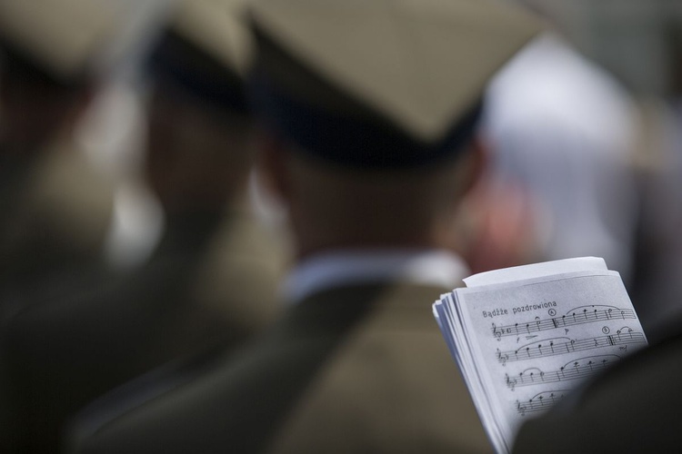 Tysiące warszawiaków na procesji Bożego Ciała