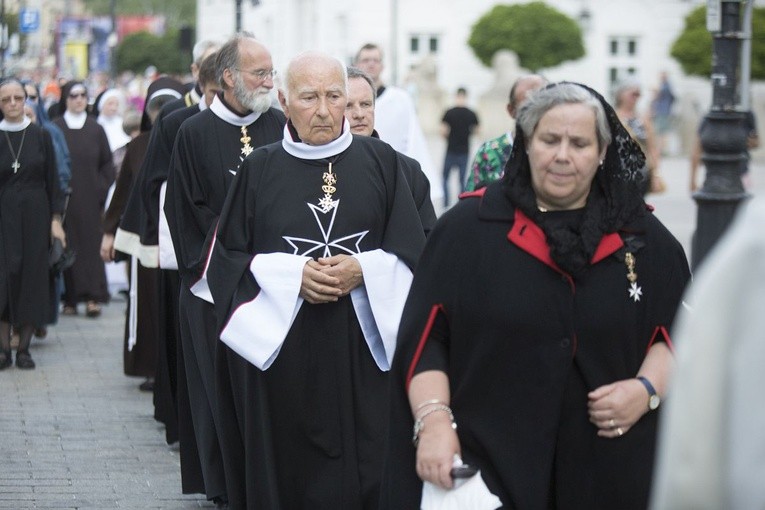 Tysiące warszawiaków na procesji Bożego Ciała