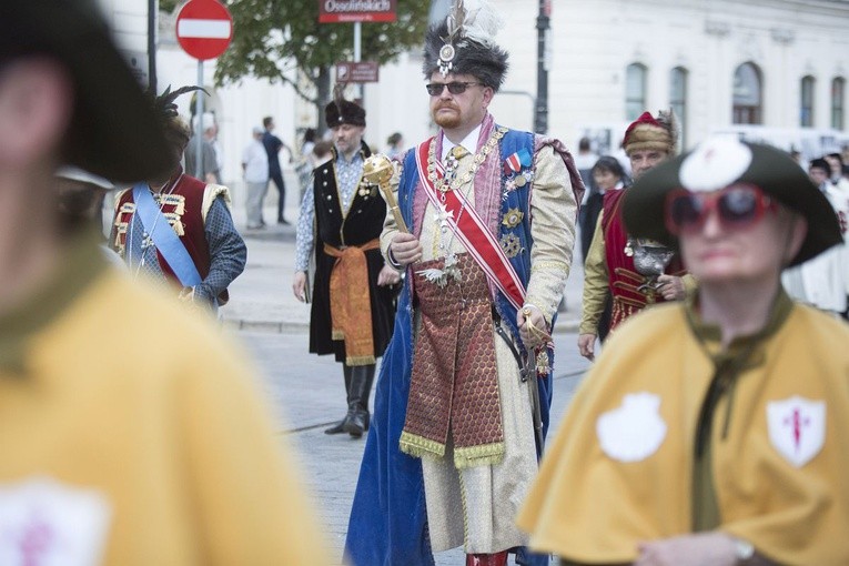 Tysiące warszawiaków na procesji Bożego Ciała