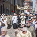 Tysiące warszawiaków na procesji Bożego Ciała