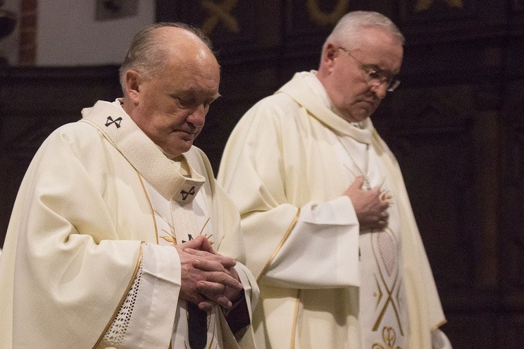 Tysiące warszawiaków na procesji Bożego Ciała