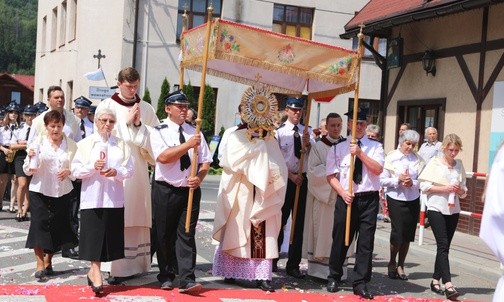Szczęśliwi i Boże łowy na ulicach Milówki