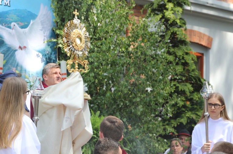 Szczęśliwi i Boże łowy na ulicach Milówki