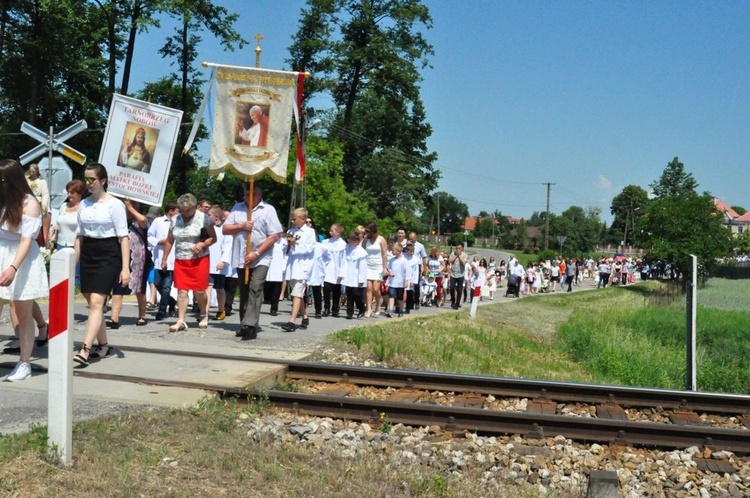 Procesja w Tarnobrzegu-Sobowie