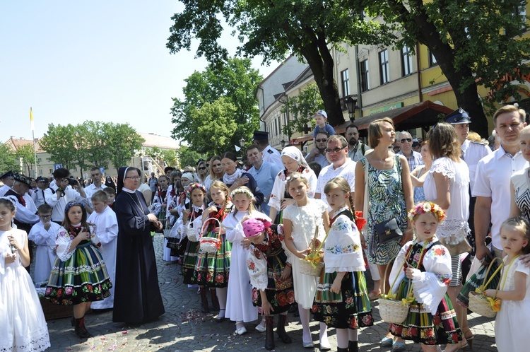 Boże Ciało w Łowiczu - procesja