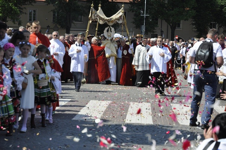 Boże Ciało w Łowiczu - procesja