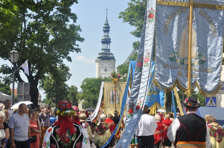 Boże Ciało w Łowiczu - procesja